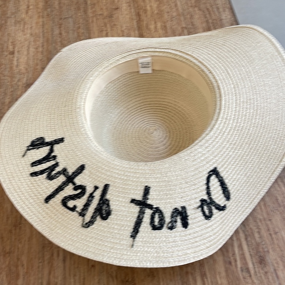 Cream straw hat - Picture 3 of 6